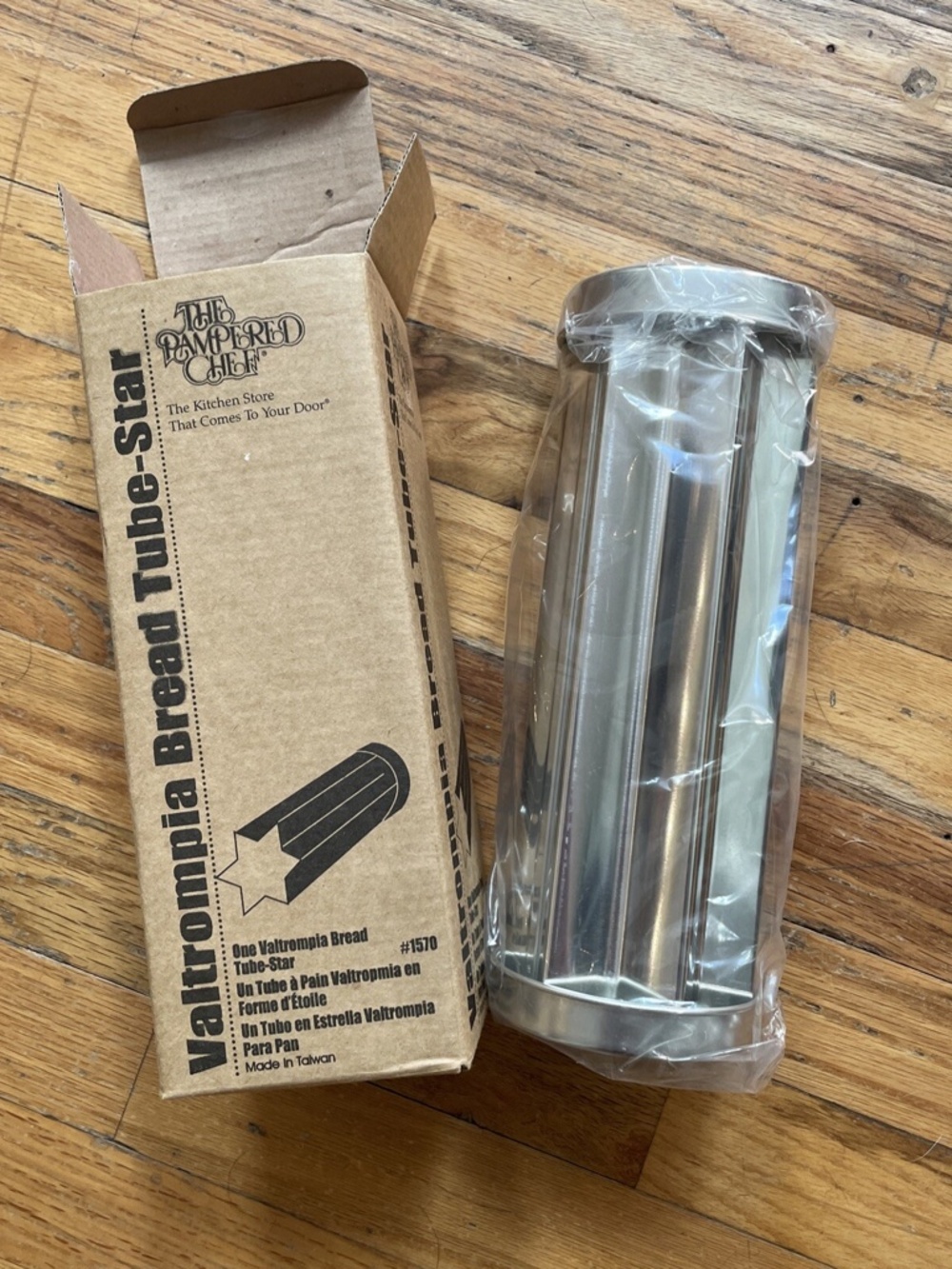 Pampered Chef Valtrompia Bread STAR Tube #1570 NIB